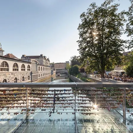 Apartment Center With Parking Ljubljana